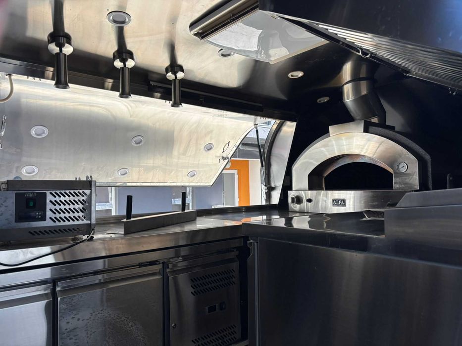 FOODTRUCK Remorca completa cu toate echipamentele