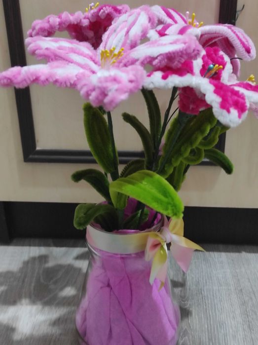 Aranjament floral roz lucrat manual cu mult drag șiilta răbdare