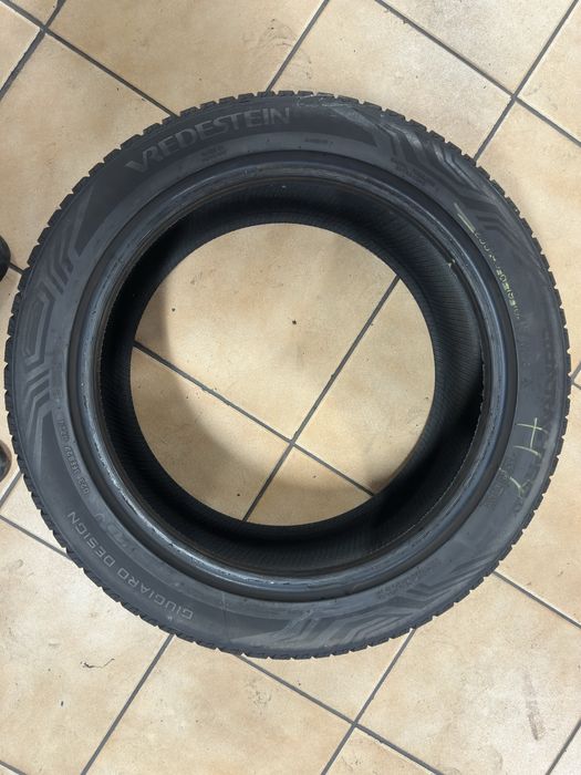255/45/19 verdestain  2022/2024 allsezon