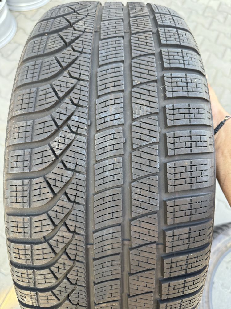 Нови Зимни Гуми Pirelli 245/50/19 с хомологация за BMW