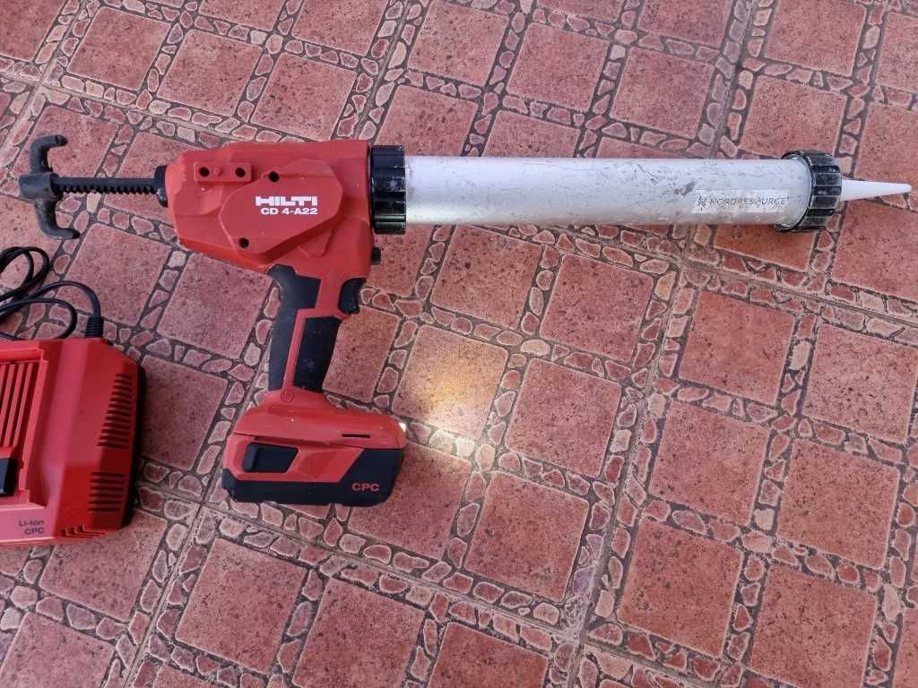 Hilti -  CD 4-A22 безкабелен пистолет за силикон