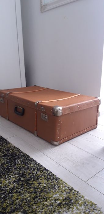 Valiza veche anii 70" carton