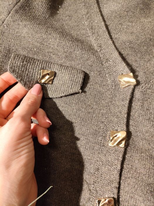 Bluză eleganta cu detalii aurii și sclipici fin