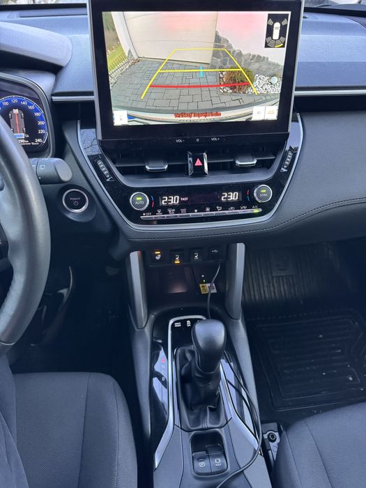 Toyota corolla cross 2024 4x4 AWD 2.0 hybrid avariat