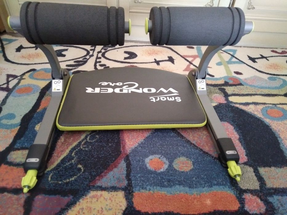 Aparat de fitness multifuncțional pentru tonifiere musculară, reglabil