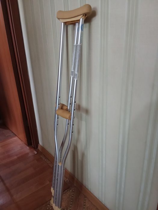 Костыли продам срочно