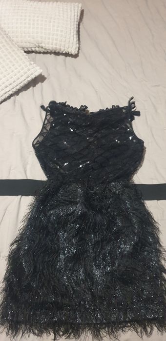 Дизайнерска Черна рокля с пера