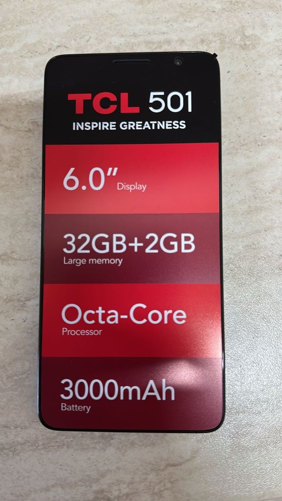 Telefon mobil TCL 501