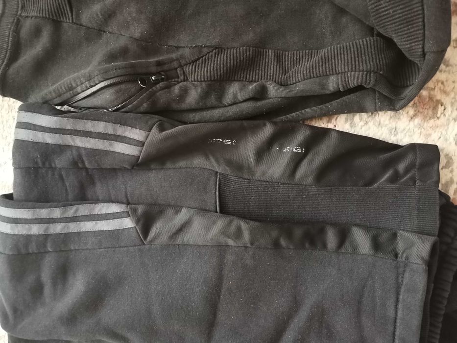 Суитчър с качулка и долнища за спорт размер S / M  Подаряват се!