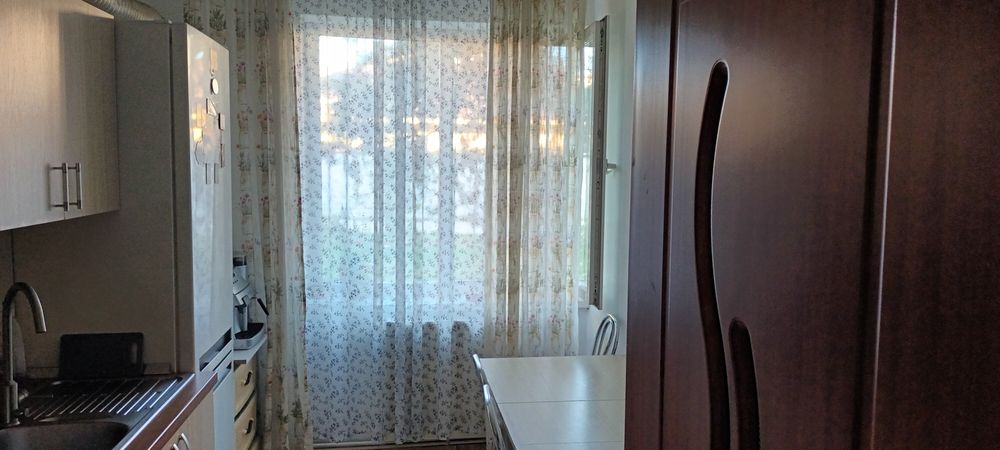 Apartament 4 camere,Drăgășani