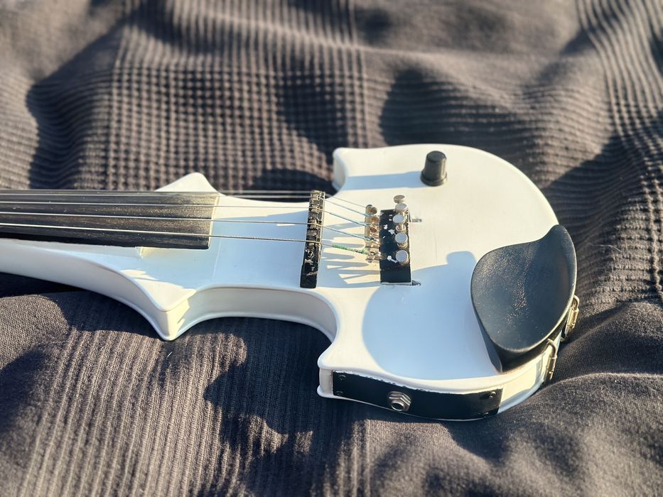 Vioara Zeta electronica