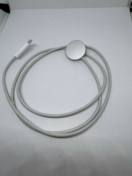 оригинално зарядно за apple watch 9 , 8 , 7 , 6 , 5 , 4 ,3 , 2 , 1