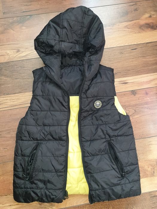 Vesta Zara pentru baieti 7-8 ani, reversibila