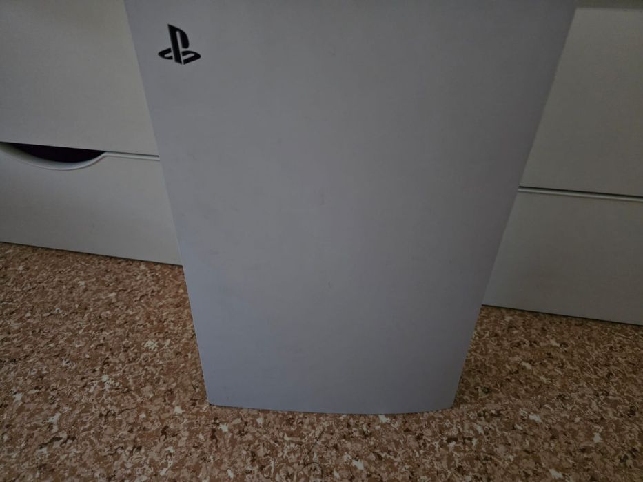 Продаю пс5 есть дисковод срочно
