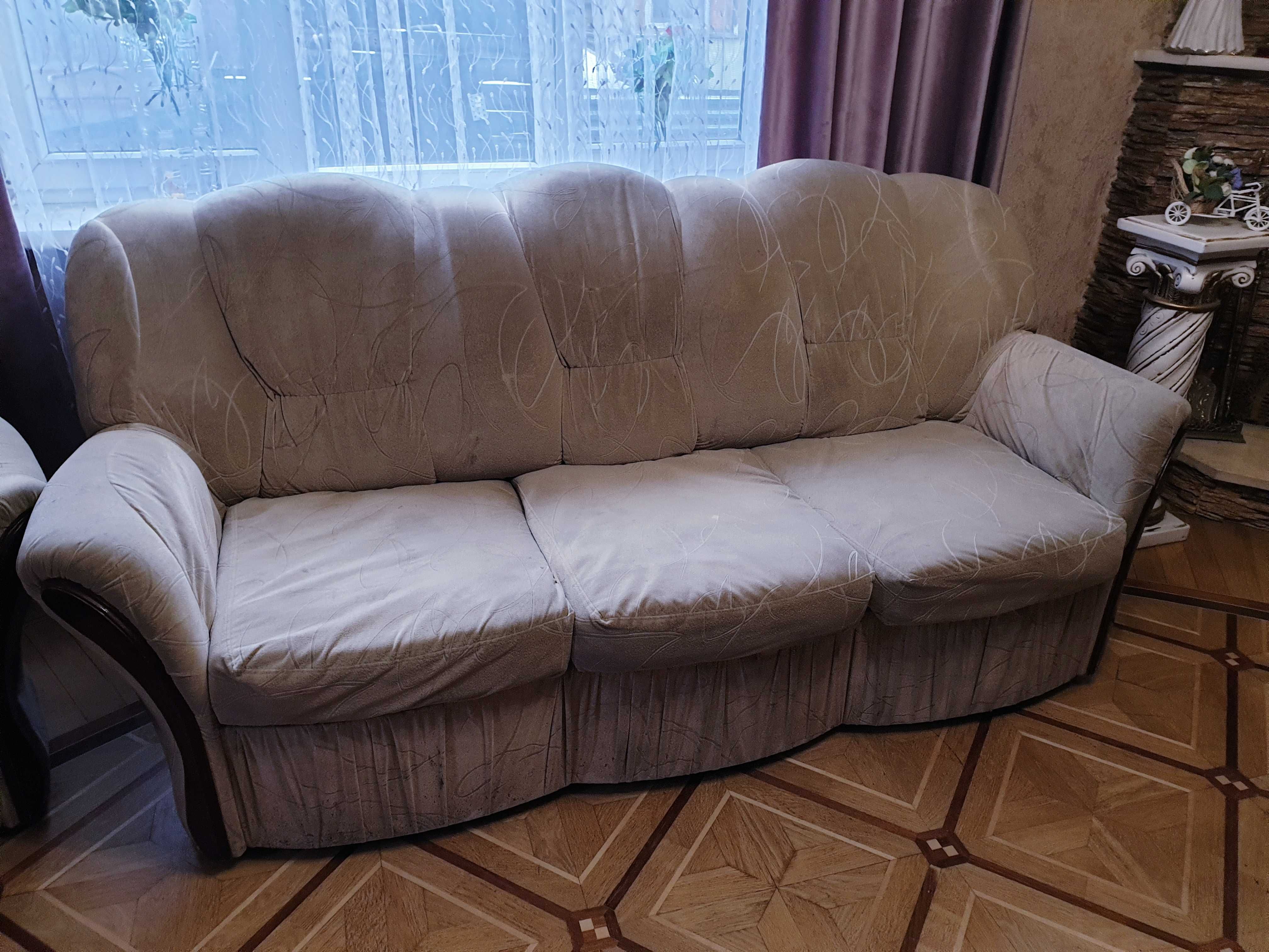 Продаётся диван-кровать + 2 кресла б/у