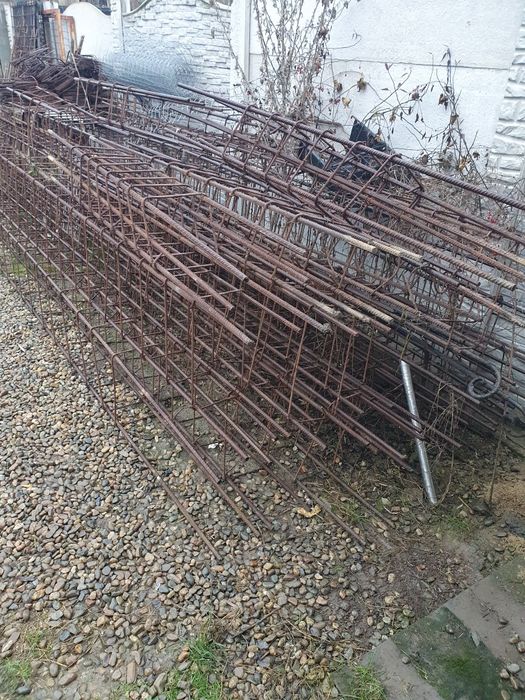 Vând scândură și fier pentru construcții