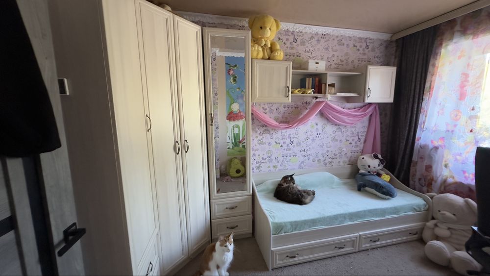 Продам комплект детской мебели