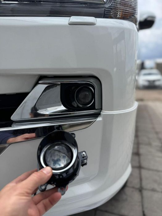 Линзы противотуманки птф в бампер Toyota Rav4 (xa30)