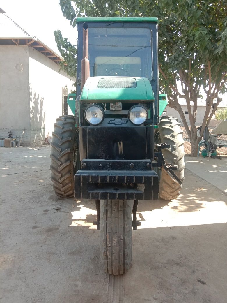 Traktor Hachir sotiladi
