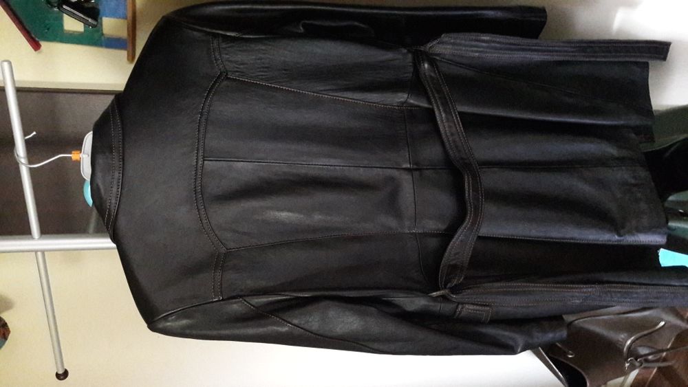 Haina de piele dama culoare negru stare ffff.buna