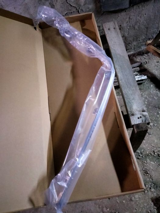 Продам передние рычаги на Ниссан Теана опорные чашки передние 2 шт .