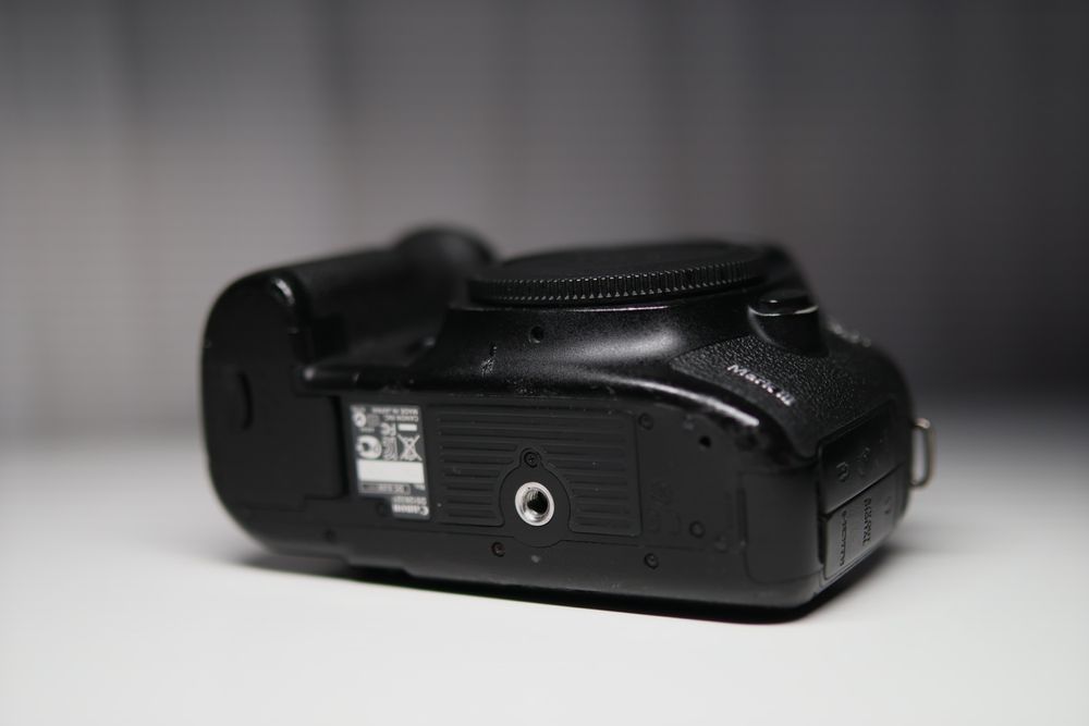 DSLR profesional full frame Canon 5d mark iii