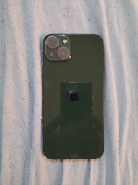 iPhone 13 verde cu cutie