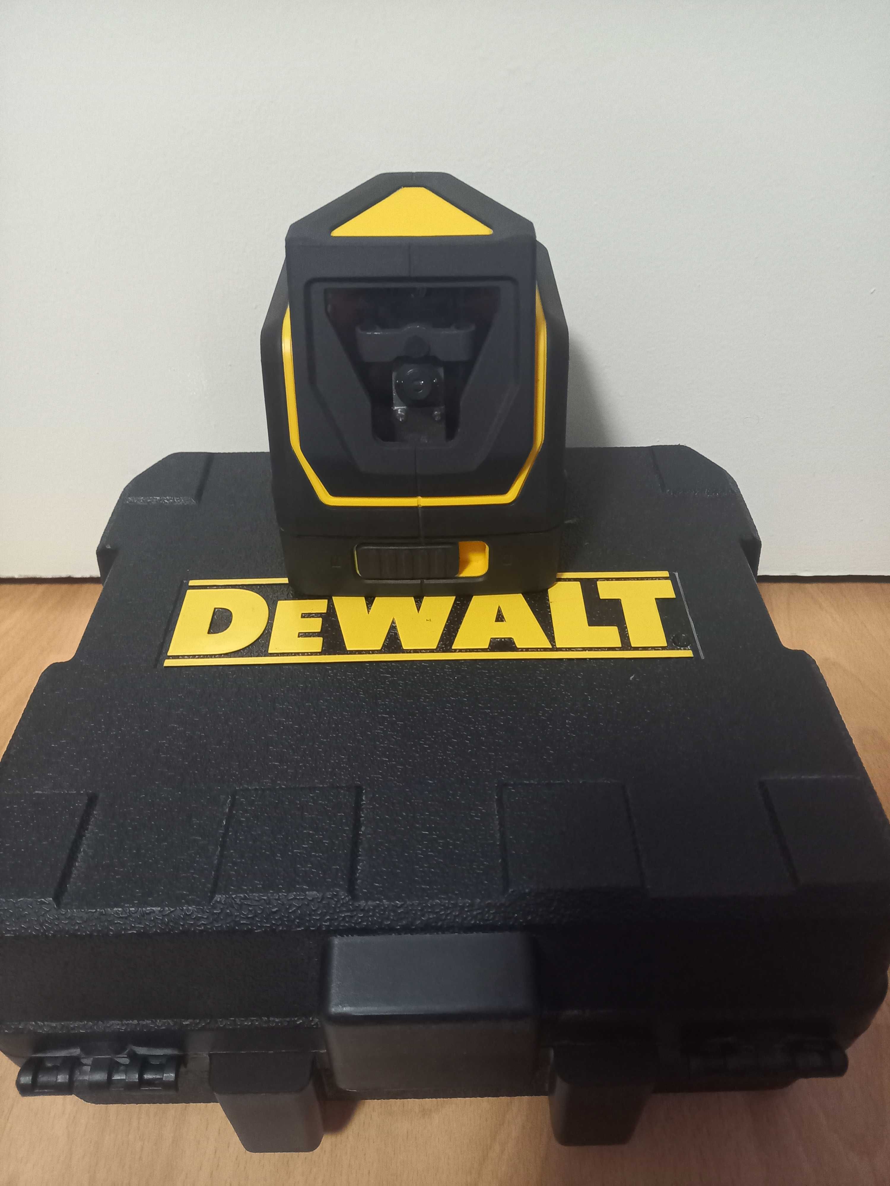 Лазарен нивелир Dewalt
