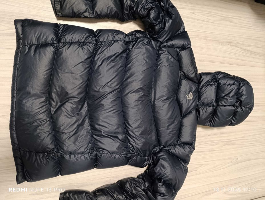 ''MOUNTAIN HARDWEAR''оригинално мъжко пухено яке S размер