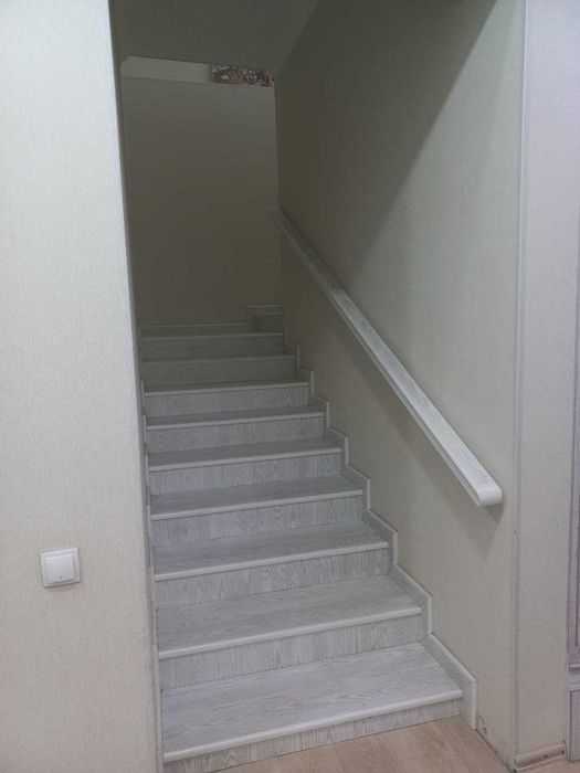 Срочно продается дом 8 комнат,2,5 сотки,метро Хонабод.