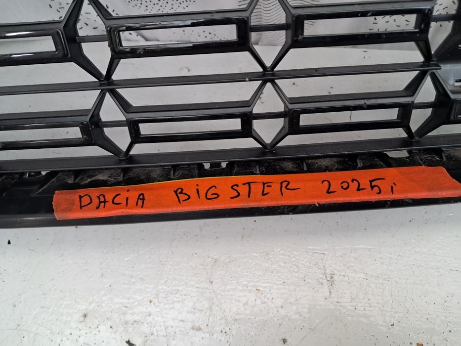 Грел   решетка Dacia Duster  DACIA BIGSTAR 2025г