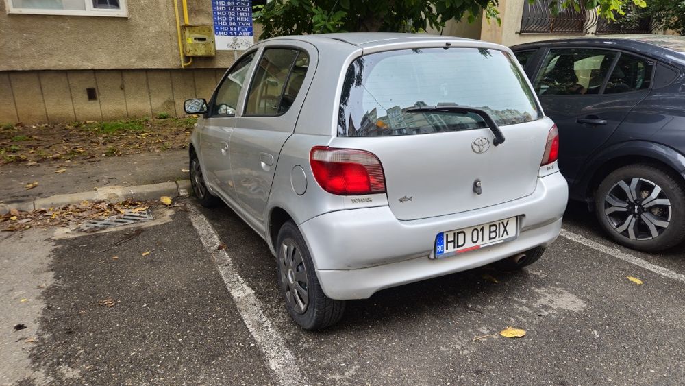 Toyota yaris 1.0 an 2003, benzina distr.lanț, perfectă