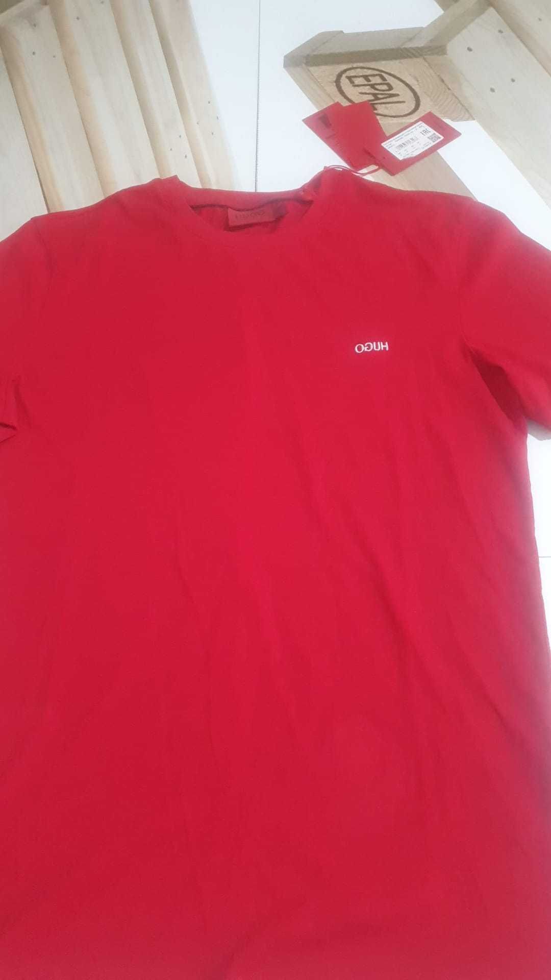 Vand tricou barbati Hugo Boss masura S original nou cu eticheta.