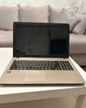 Laptop ASUS cu procesor AMD A8, 4GB RAM