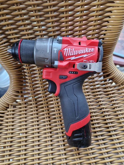 Autofiletanta cu percuție Milwauke M12 FPD2 2025