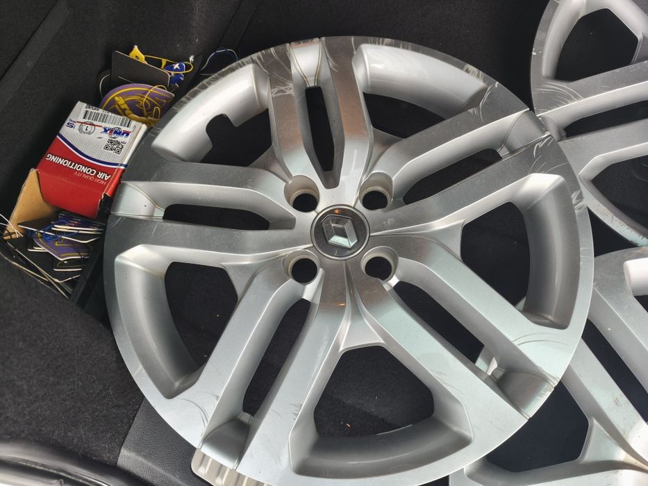 Capace originale Renault R16 pt jante structurate