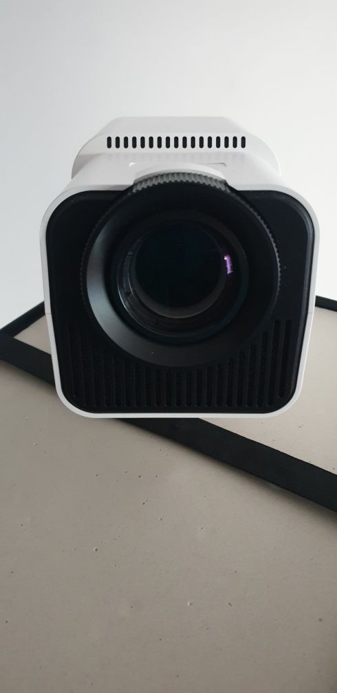 REAL FULL HD проектор