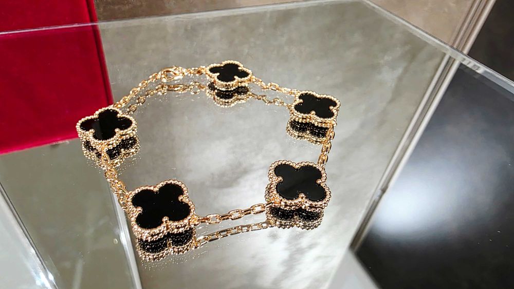 Van Cleef & Arpels VCA Rose Black Onyx Vintage Alhambra Дамска Гривна