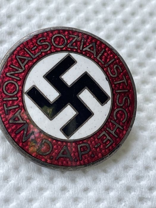 Doua insigne ww2 NSDAP