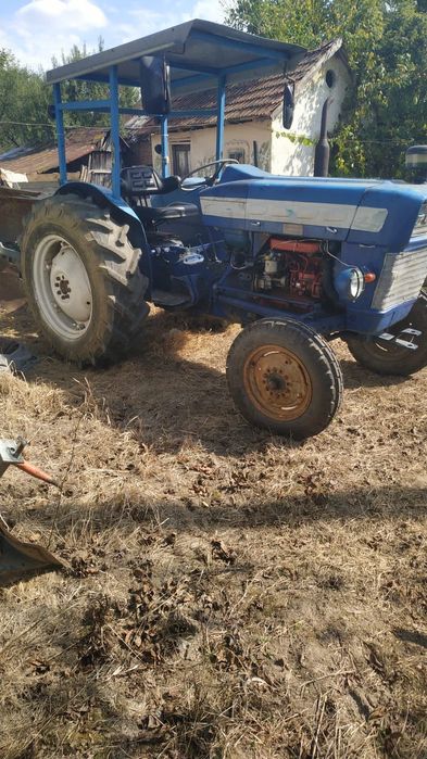 Tractor agricol Ford 3005