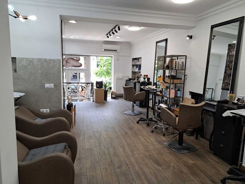 Inchiriez in salon post coafor, make-up, Tg. Mures, Centru