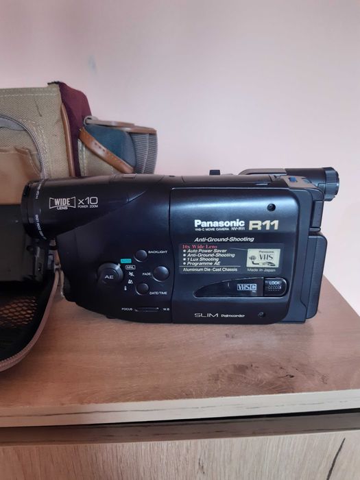 Видео камера PANASONIK R11