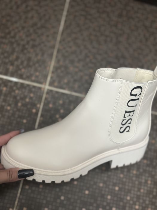 Ghete guess matimea 38, noi din piele