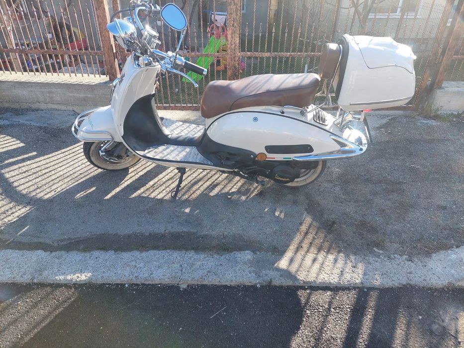 Vand scuter 125cc inmatriculat ro