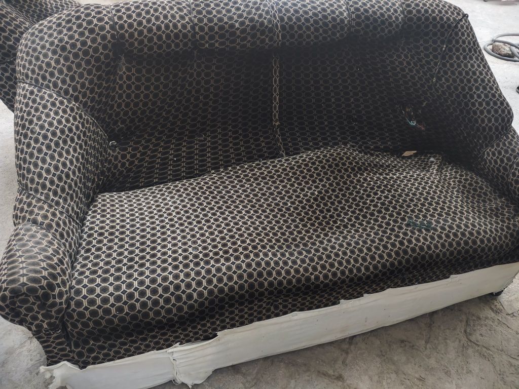Divan kreslo sotiladi