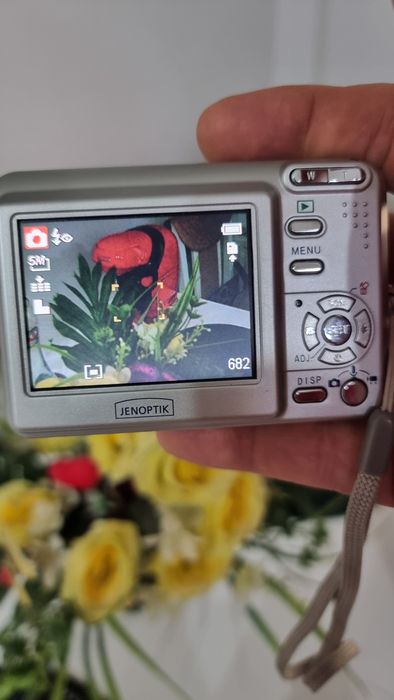 Aparat foto Jenoptik ,impecabil, ca NOU ,stocare energie