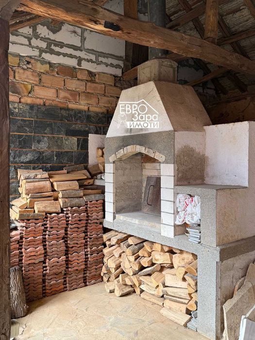 Масивна, обзаведена къща, с панорамна гледка в с.Змейово