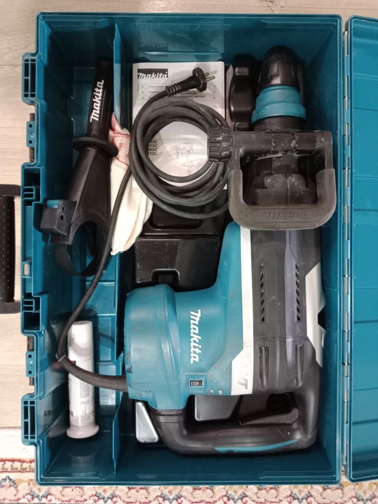 Продаётся Перфоратор Макита HR5212C 19.1 Дж SDS-Max