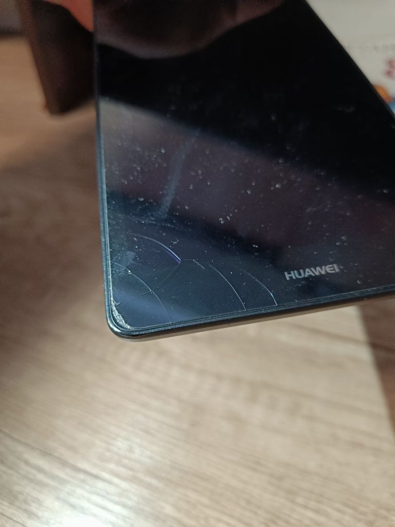 Телефон: Huawei BG2-U01