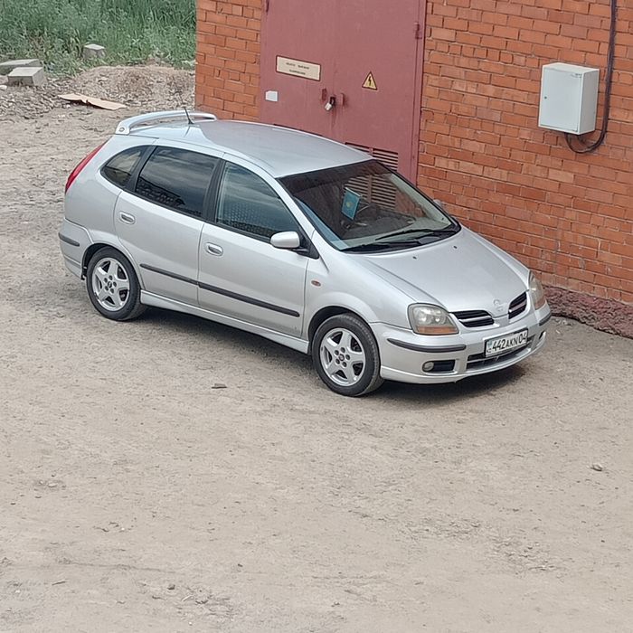 Меняю авто альмера Тино механика 2000 г.в. на любой авто автомат